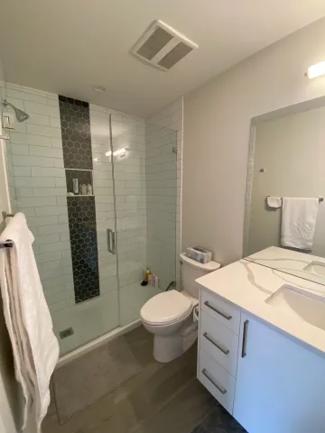 811 Rose Ave South Kelowna(3 Blocks From Hospital)